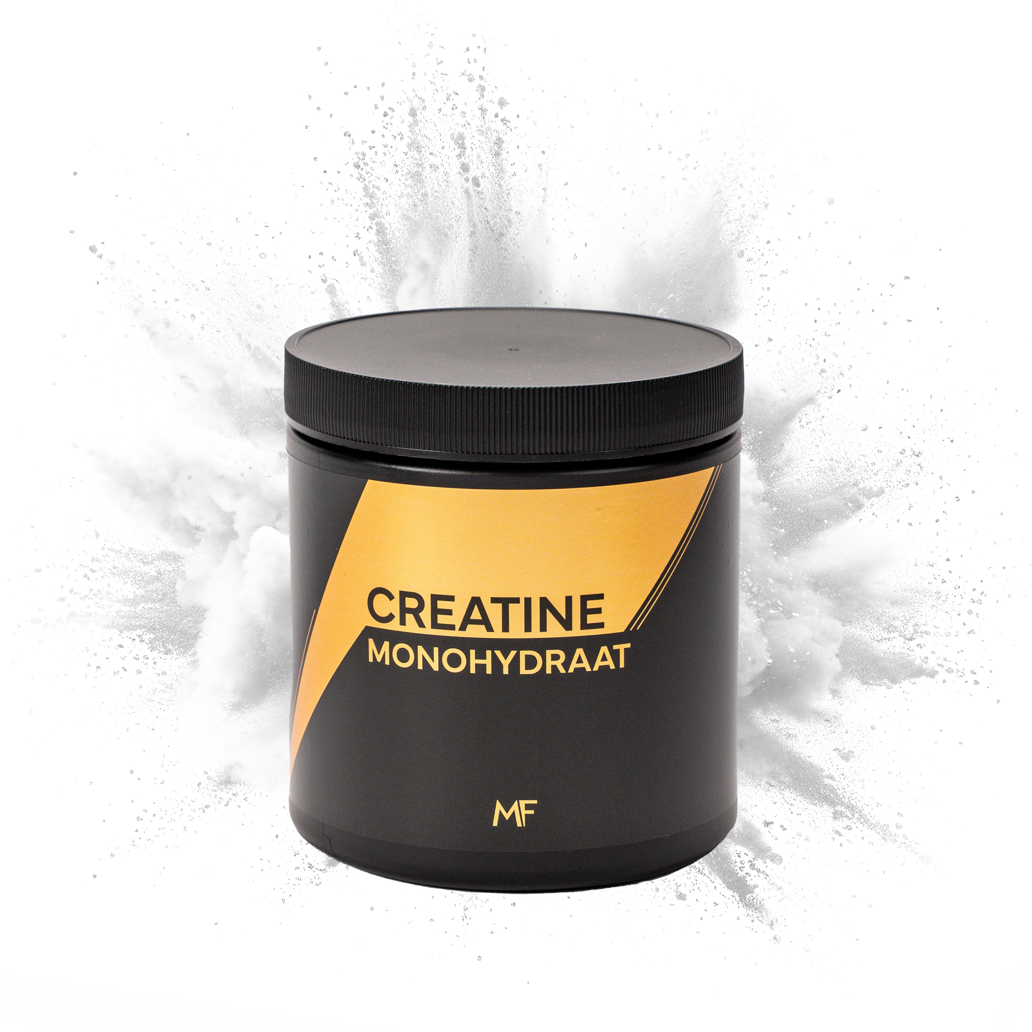 MuscleFuel Creatine Monohydraat – zonder smaak op explosieve witte poeder achtergrond